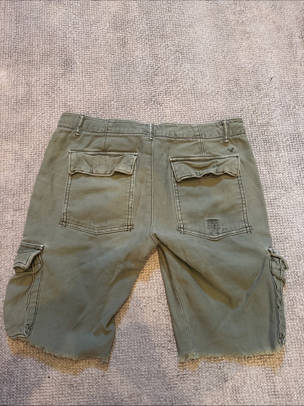 American Eagle Outfitters Olive Green Cargo Shorts with Frayed Hem - Picture 3 of 3